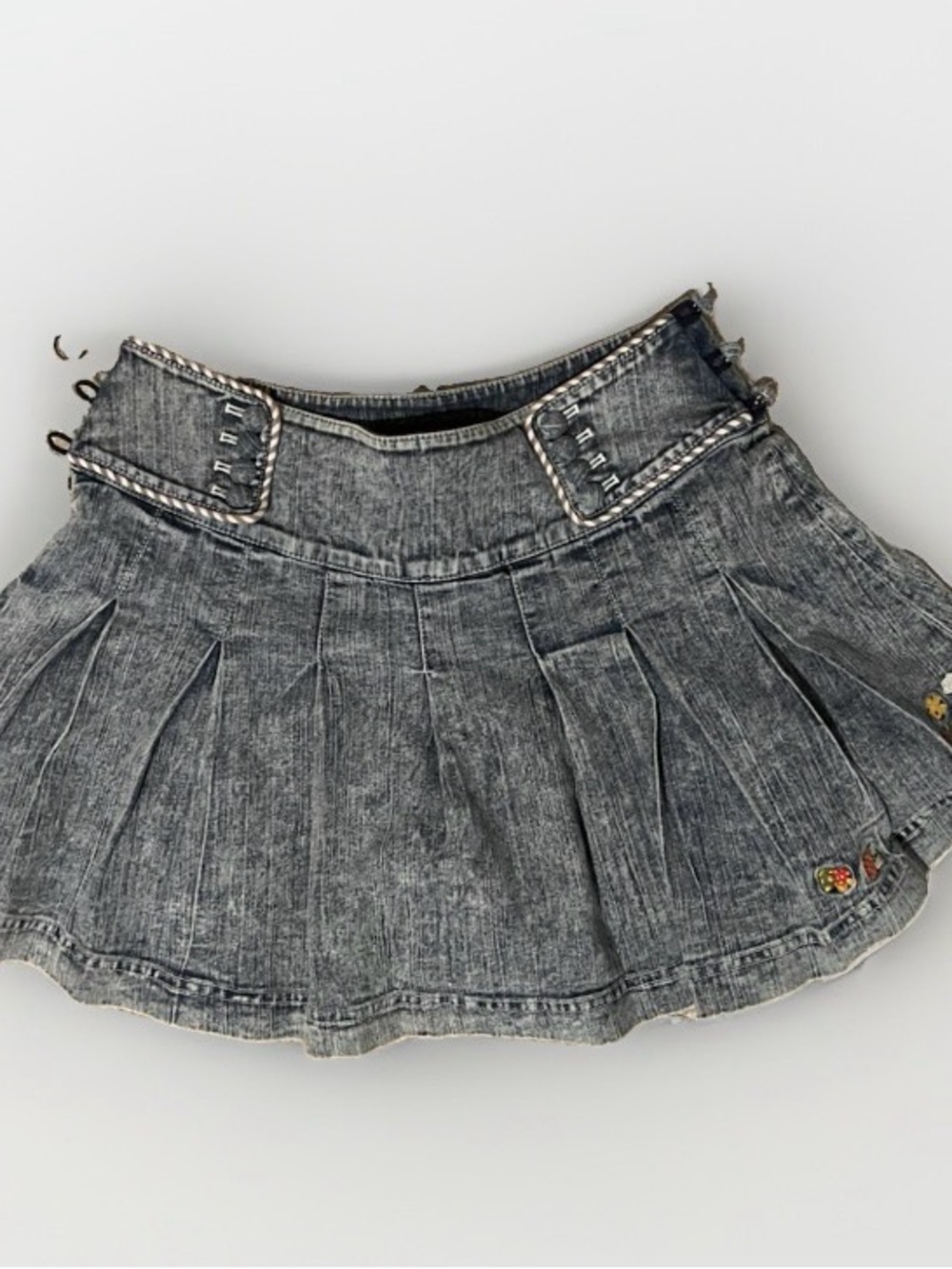 New without tags pleated denim mini skirt with cute embroidery